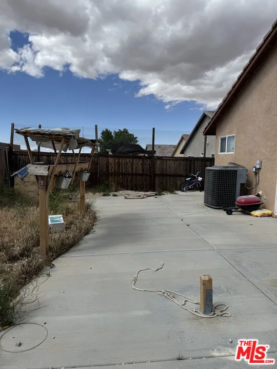 14224 Savanna Street Adelanto, CA 92301