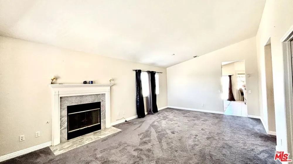 14224 Savanna Street Adelanto, CA 92301