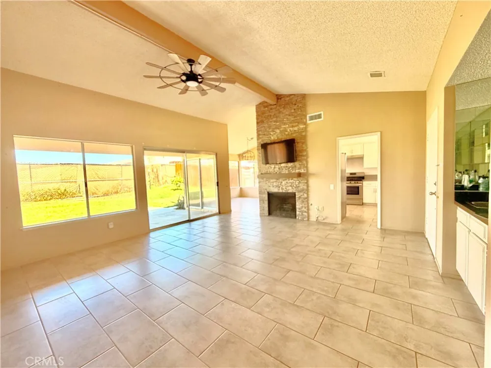 76946 Kentucky Palm Desert, CA 92211