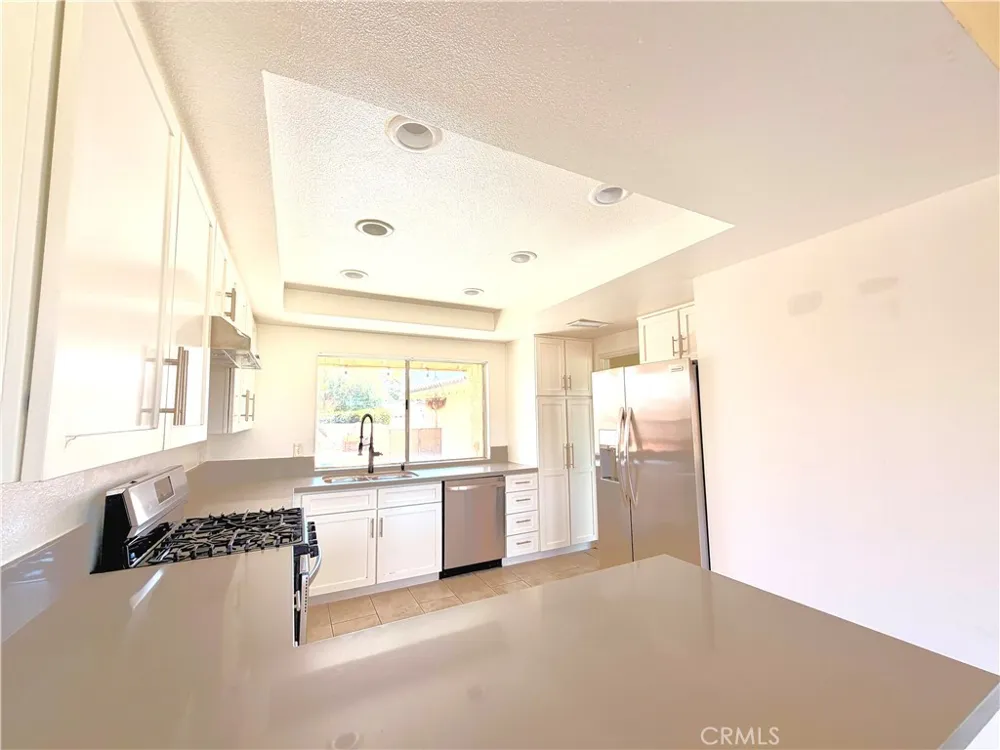 76946 Kentucky Palm Desert, CA 92211