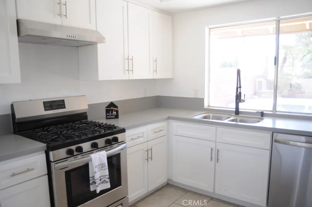 76946 Kentucky Palm Desert, CA 92211