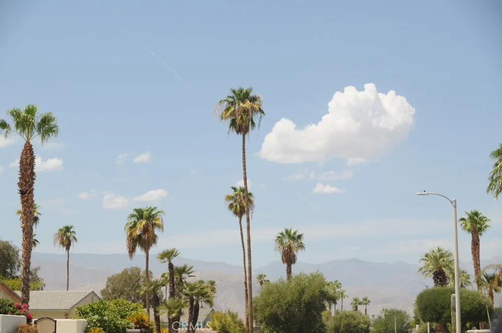 76946 Kentucky Palm Desert, CA 92211