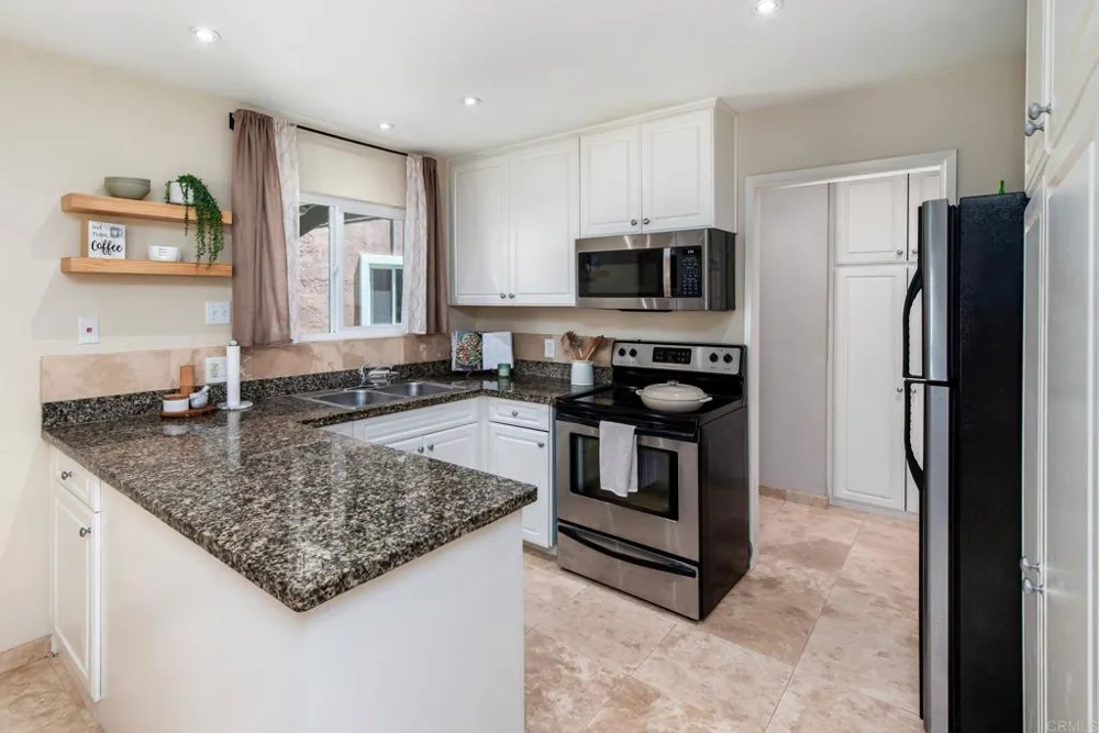 17141 W Bernardo Dr #105 San Diego, CA 92127