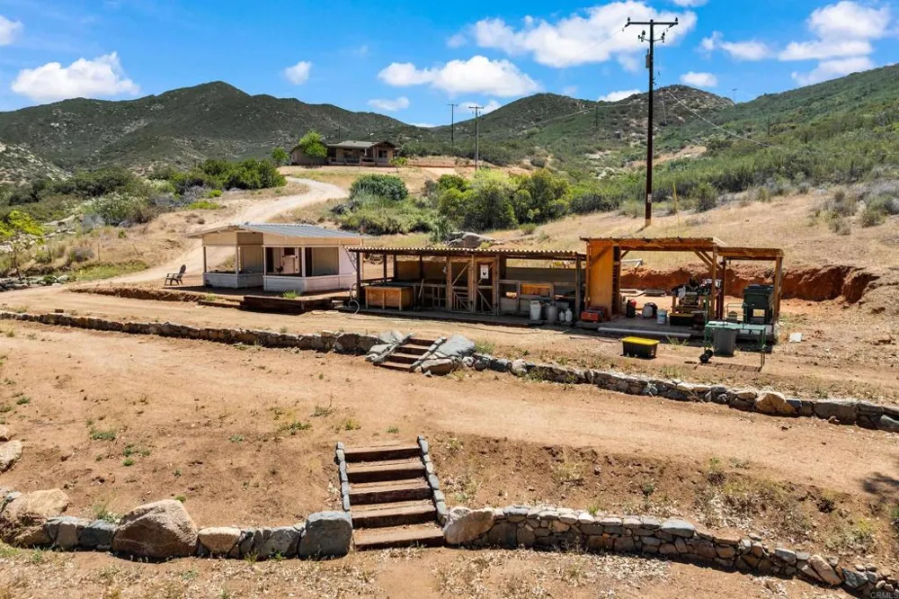 1661 Barrett Lake Road Dulzura, CA 91917