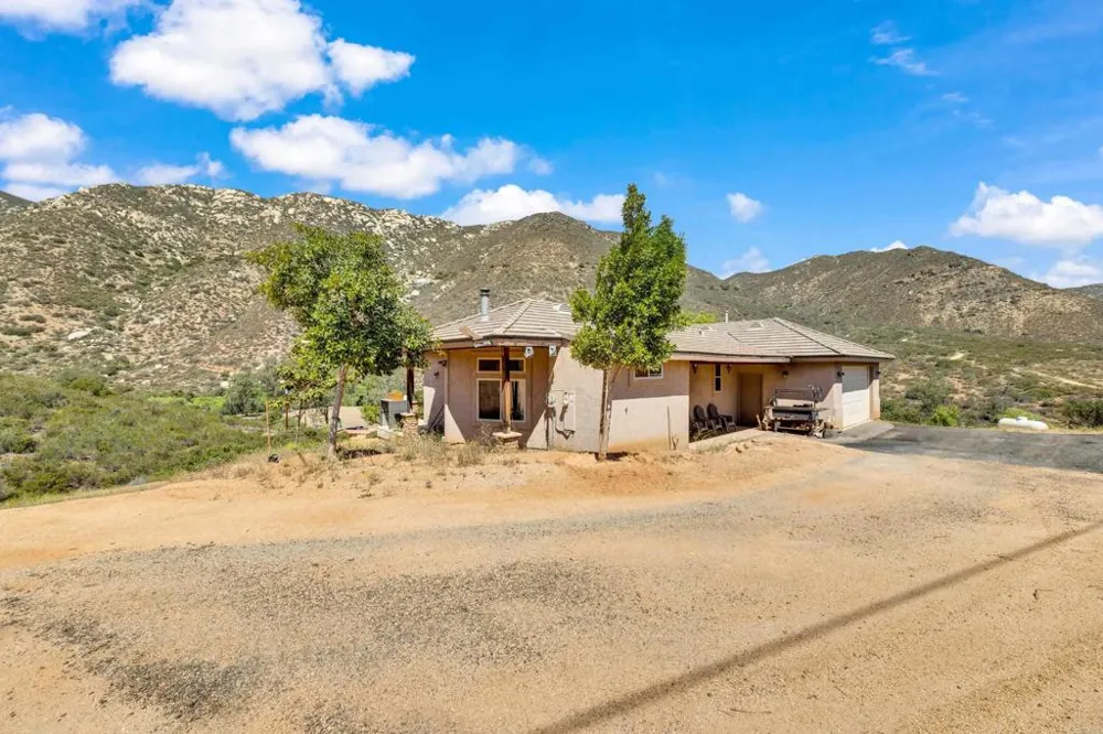 1661 Barrett Lake Road Dulzura, CA 91917
