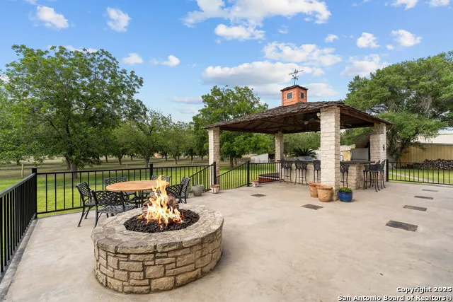 3590 County Road 4713 LaCoste, TX 78039