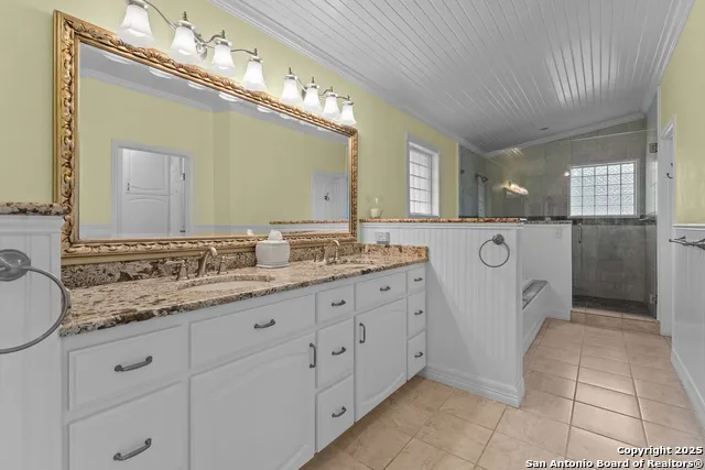 3590 County Road 4713 LaCoste, TX 78039