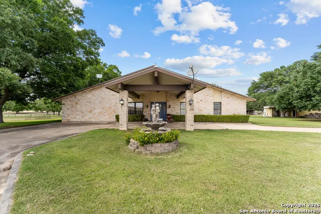 3590 County Road 4713 LaCoste, TX 78039
