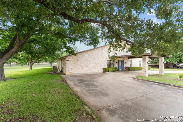 3590 County Road 4713 LaCoste, TX 78039