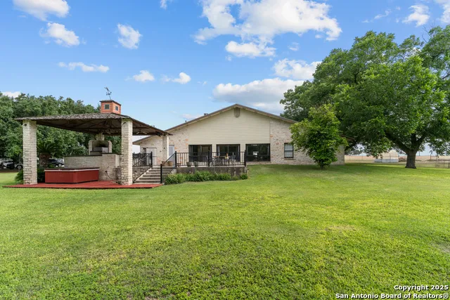 3590 County Road 4713 LaCoste, TX 78039