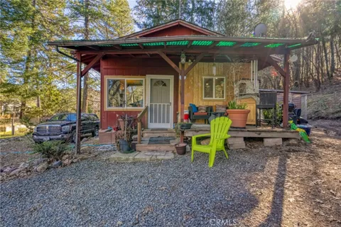 8427 Saddle Road