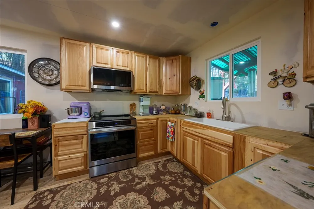 8427 Saddle Road Kelseyville, CA 95451