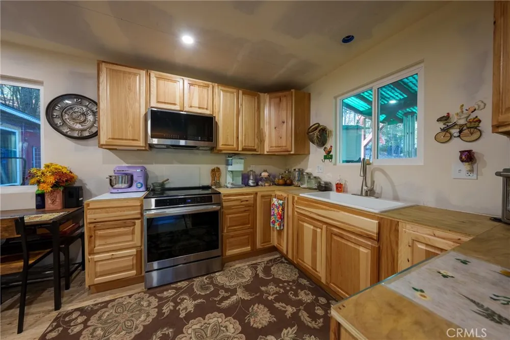 8427 Saddle Road Kelseyville, CA 95451
