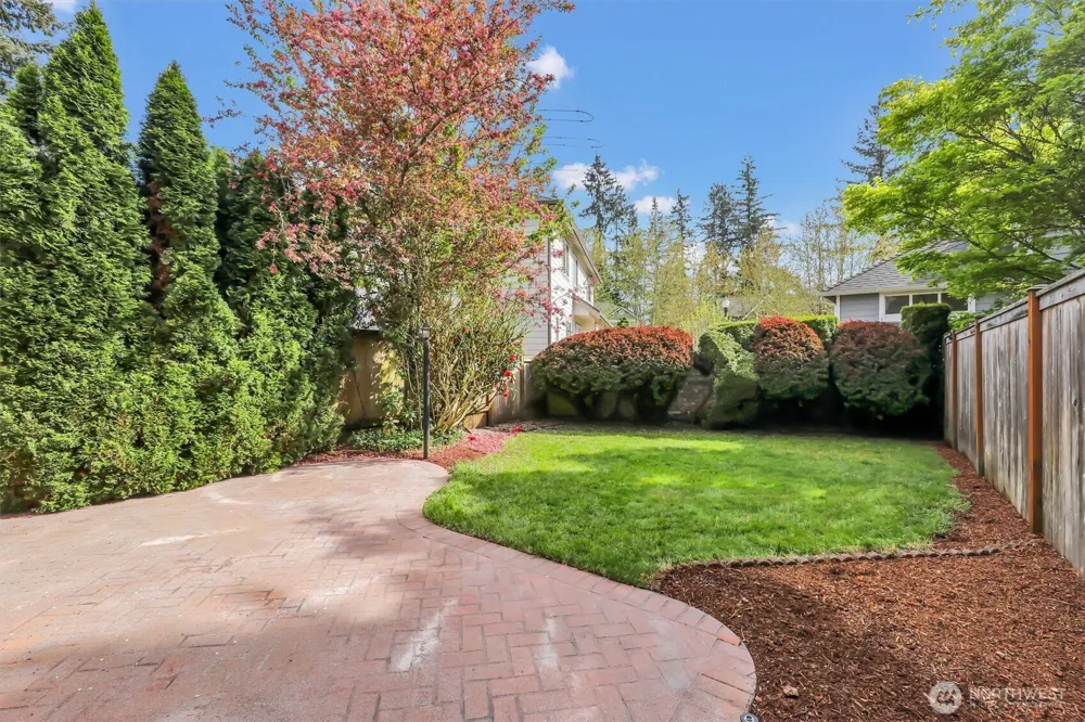 18397 NE 97th Court Redmond, WA 98052