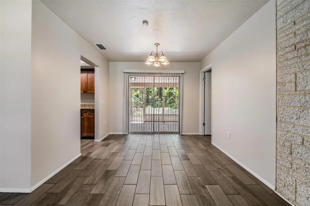 1124 DANNY DRIVE Sarasota, FL 34243