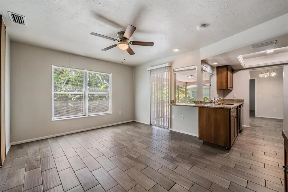 1124 DANNY DRIVE Sarasota, FL 34243