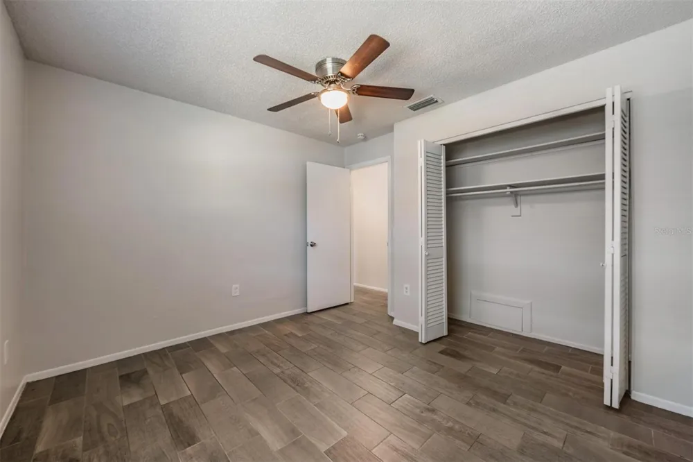 1124 DANNY DRIVE Sarasota, FL 34243