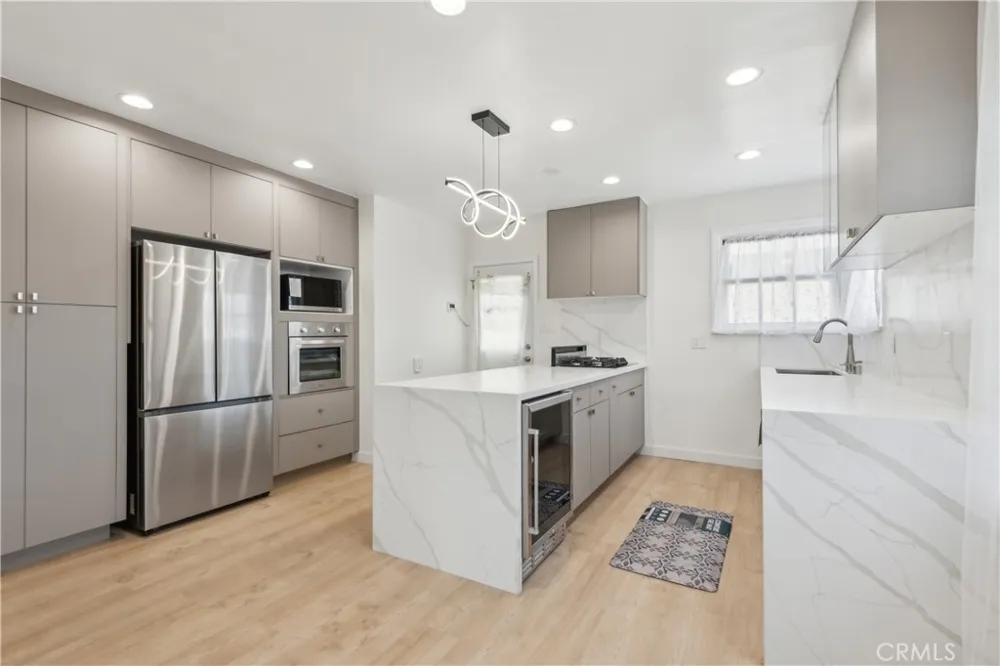 703 Avenue D Redondo Beach, CA 90277