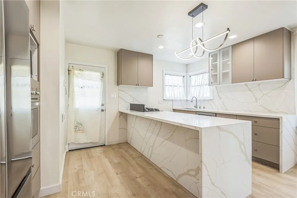 703 Avenue D Redondo Beach, CA 90277