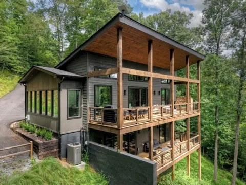 271 Toccoa Preserve Court