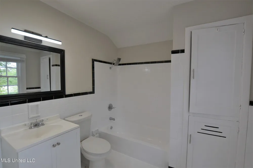 4220 Council Circle Jackson, MS 39206