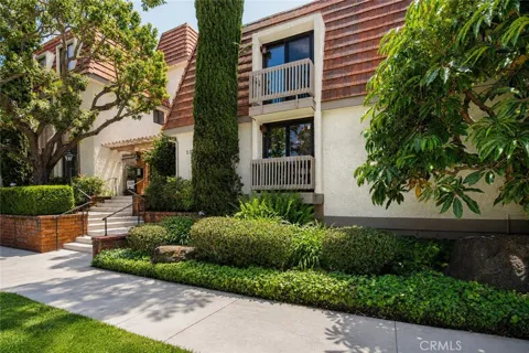 10470 Riverside #102