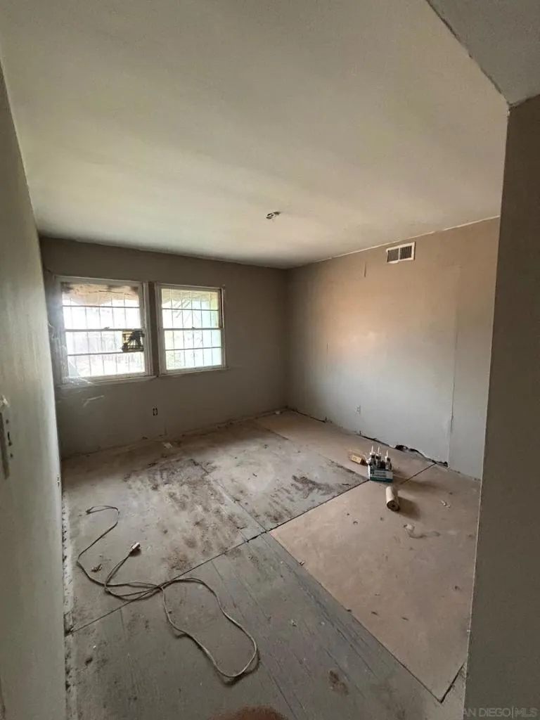 14 kincaid Calexico, CA 92231