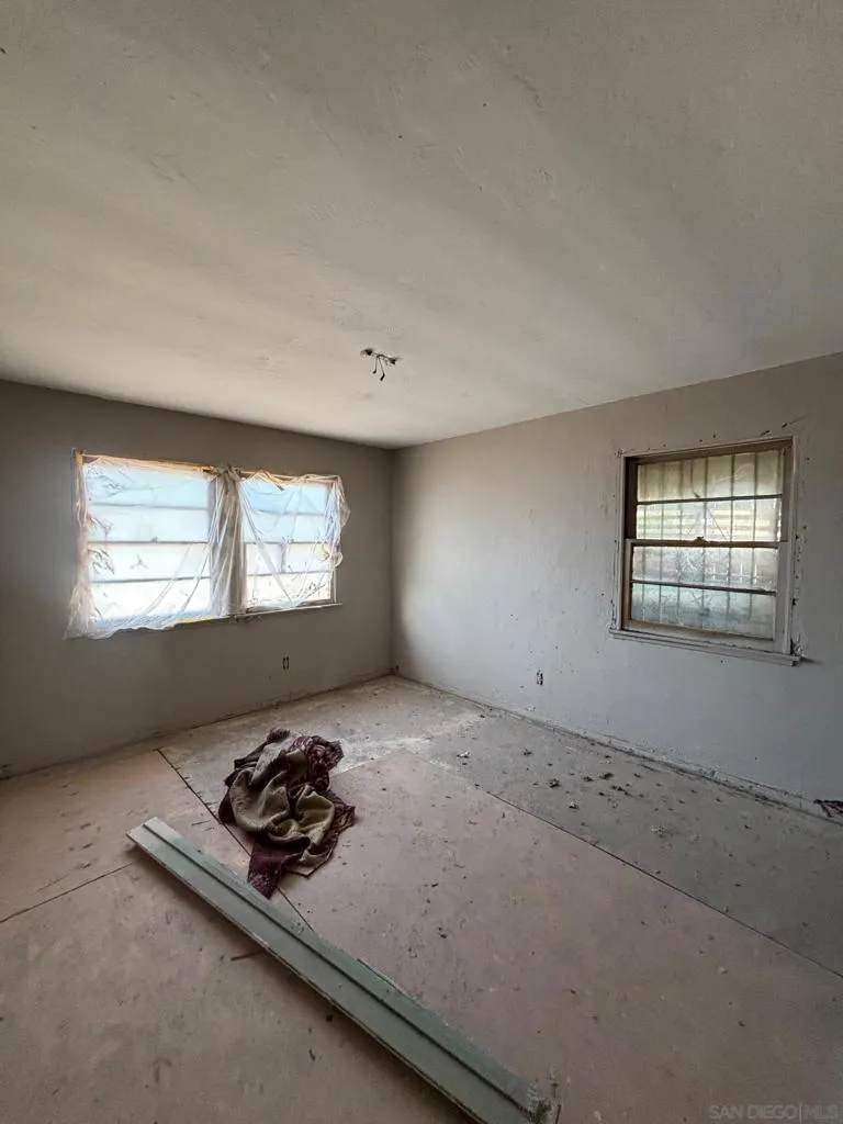 14 kincaid Calexico, CA 92231