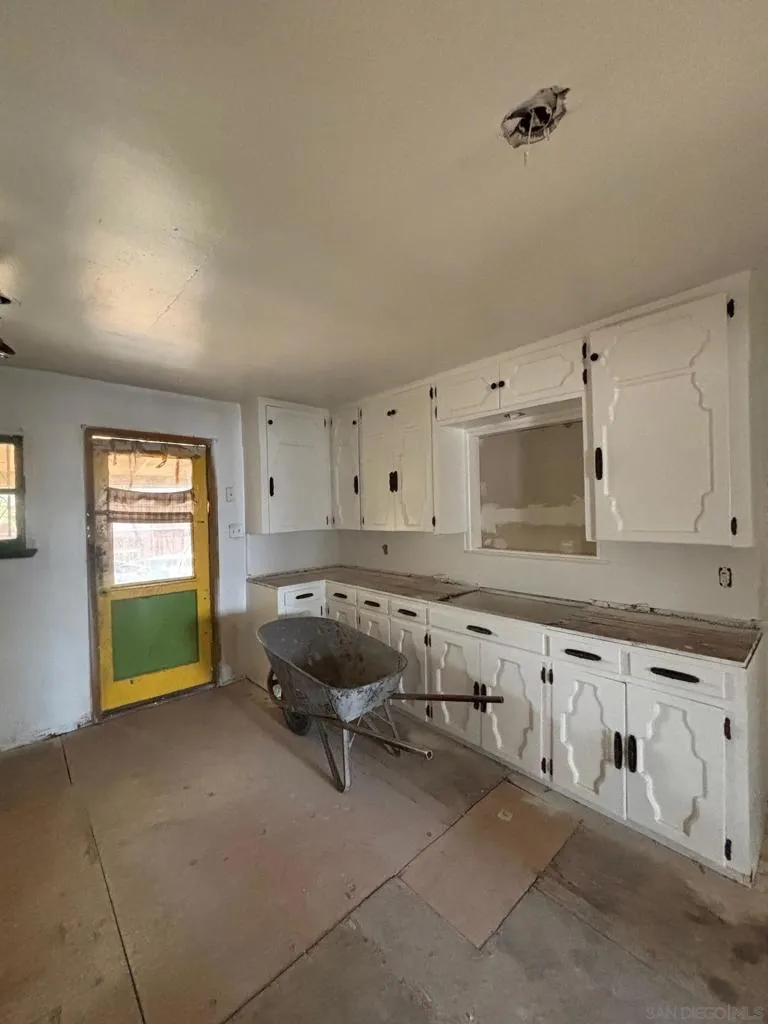 14 kincaid Calexico, CA 92231