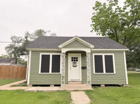 515 E Correll
