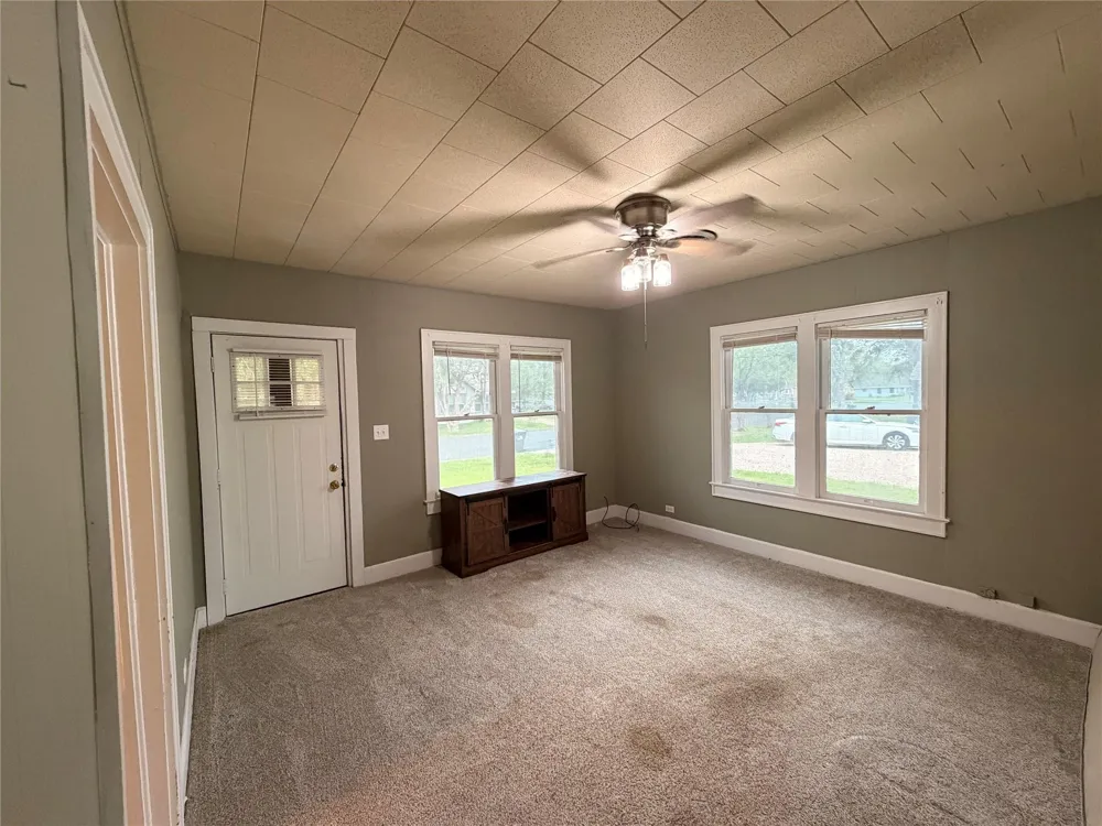 515 E Correll El Campo, TX 77437