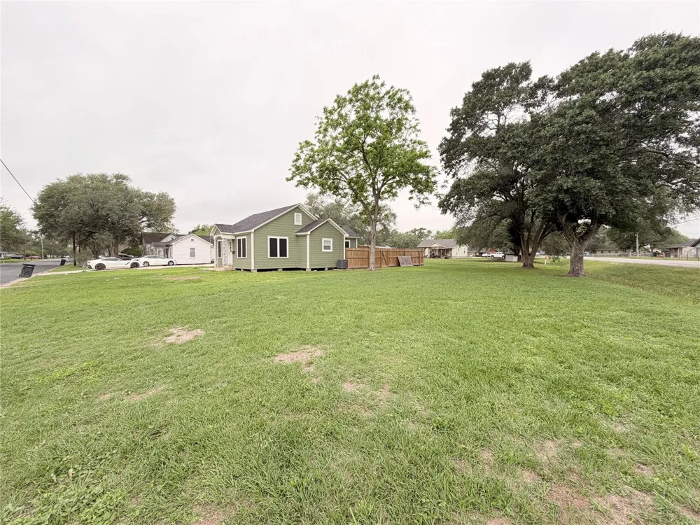 515 E Correll El Campo, TX 77437