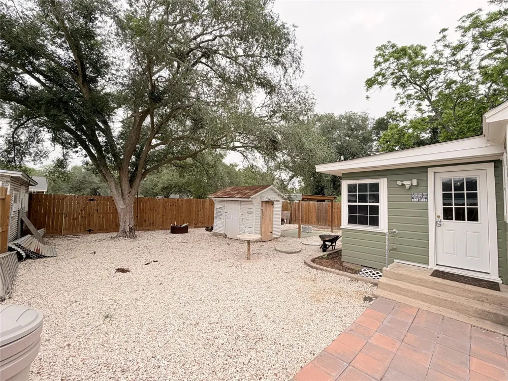 515 E Correll El Campo, TX 77437