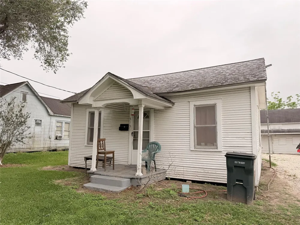 515 E Correll El Campo, TX 77437