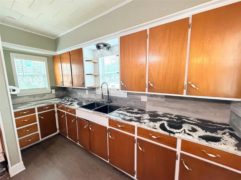 515 E Correll El Campo, TX 77437