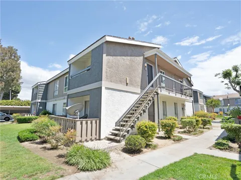 2819 S Fairview #F