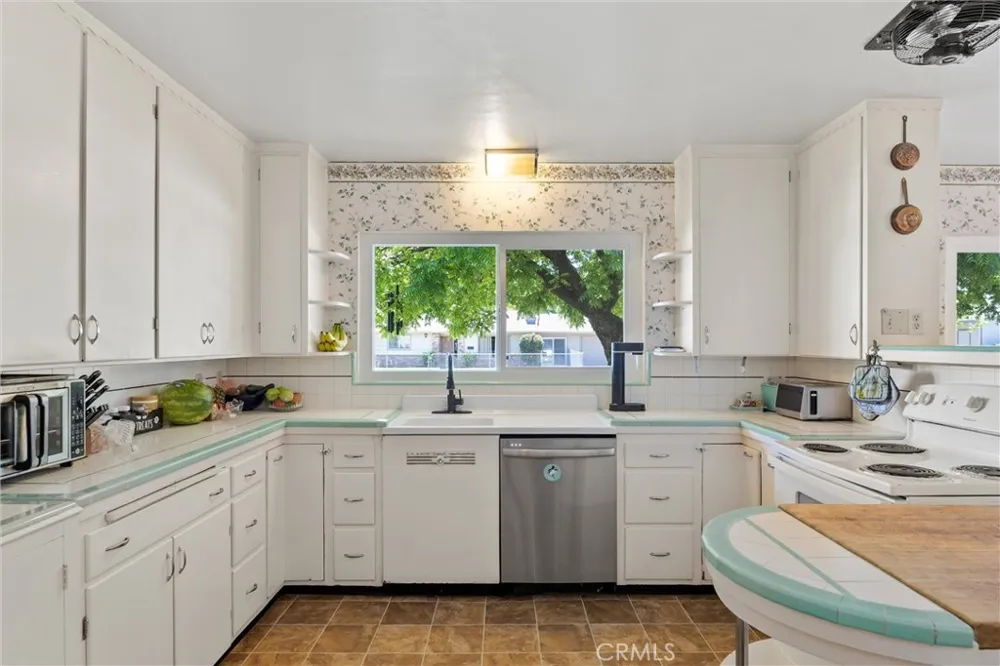 159 S Shasta Willows, CA 95988