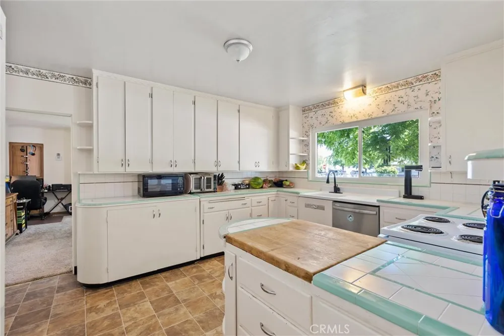 159 S Shasta Willows, CA 95988