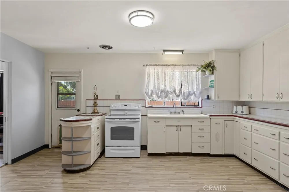 159 S Shasta Willows, CA 95988