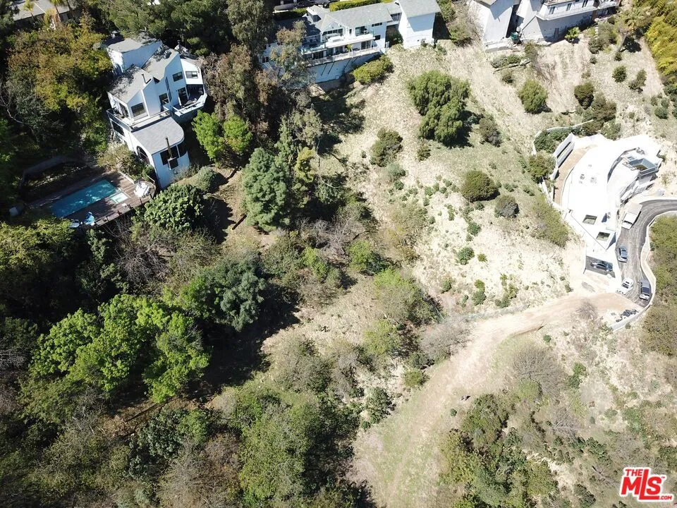 3905 Hopevale Drive Sherman Oaks, CA 91403