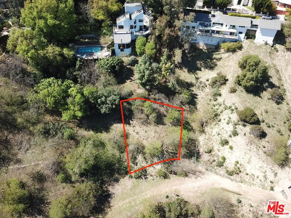 3905 Hopevale Drive Sherman Oaks, CA 91403