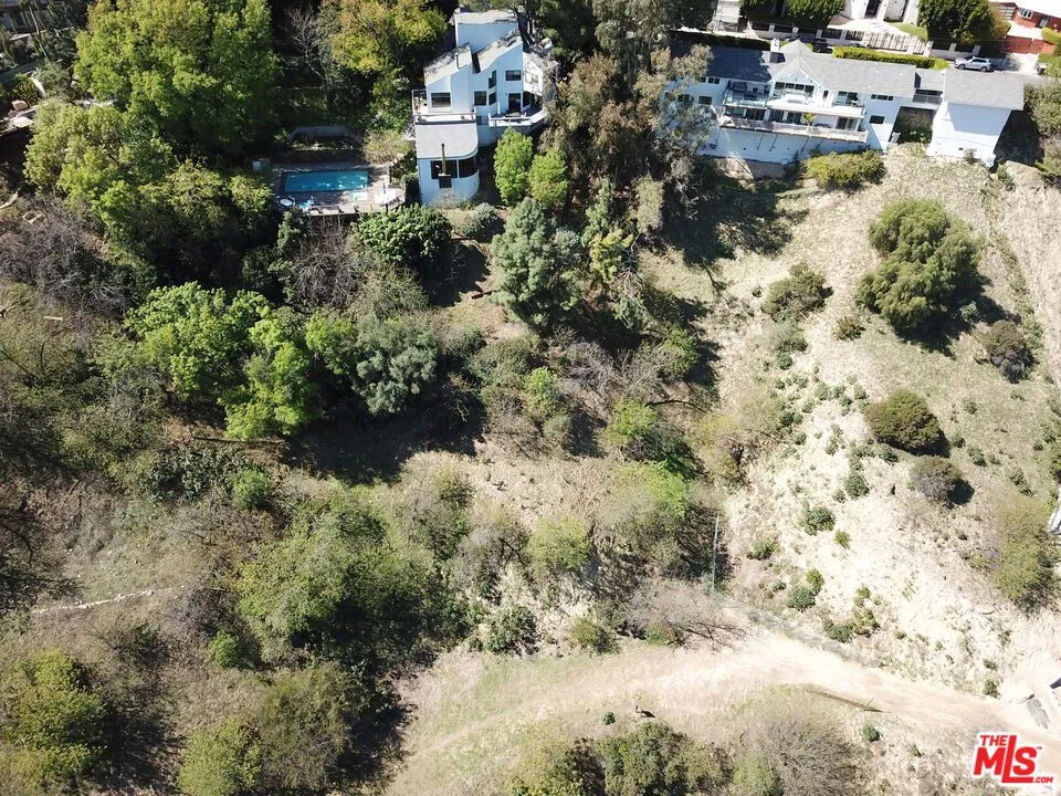 3905 Hopevale Drive Sherman Oaks, CA 91403