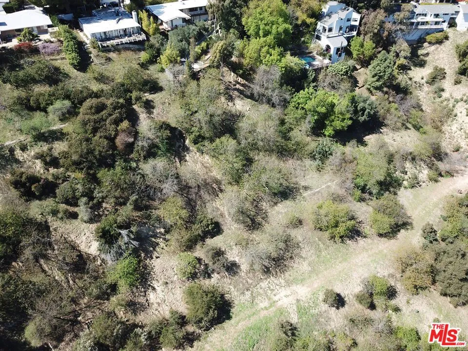 3895 Hopevale Drive Sherman Oaks, CA 91403
