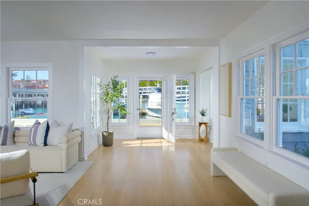 1407 Bay Front Newport Beach, CA 92662
