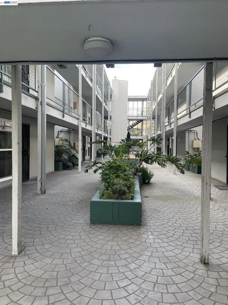 1428 MADISON ST #104 Oakland, CA 94612