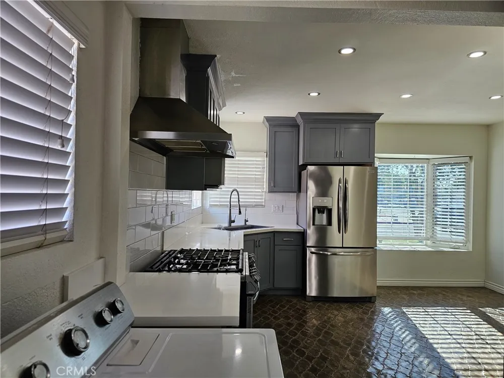 3180 Easy Avenue Long Beach, CA 90810