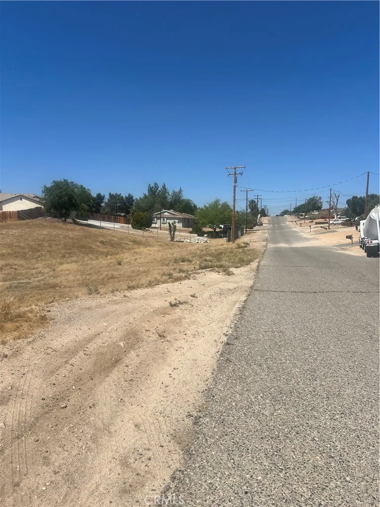 15 Hackberry Street Hesperia, CA 92345