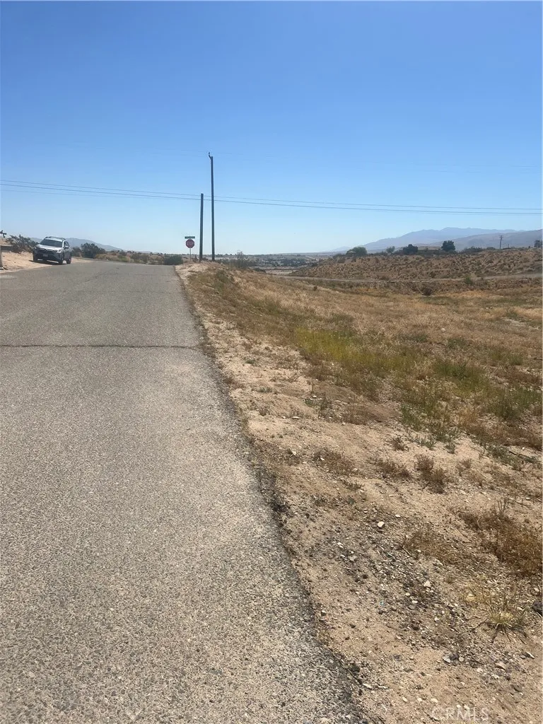 15 Hackberry Street Hesperia, CA 92345