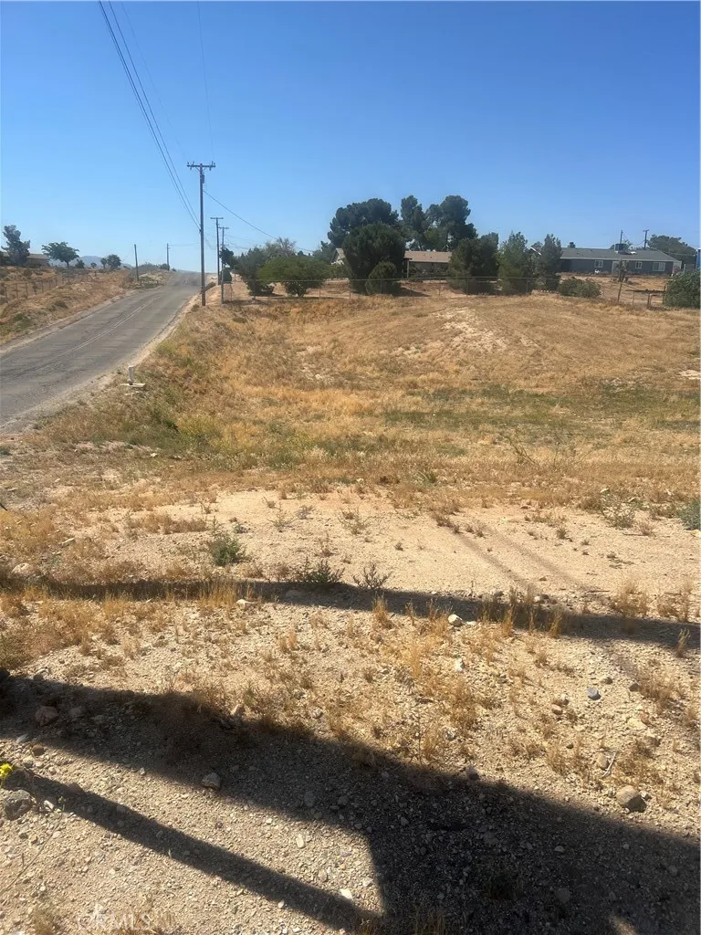 15 Hackberry Street Hesperia, CA 92345