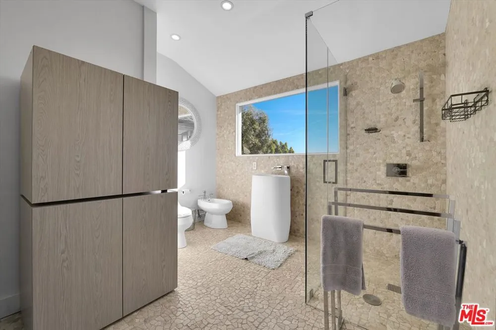 1300 Summitridge Drive Beverly Hills, CA 90210